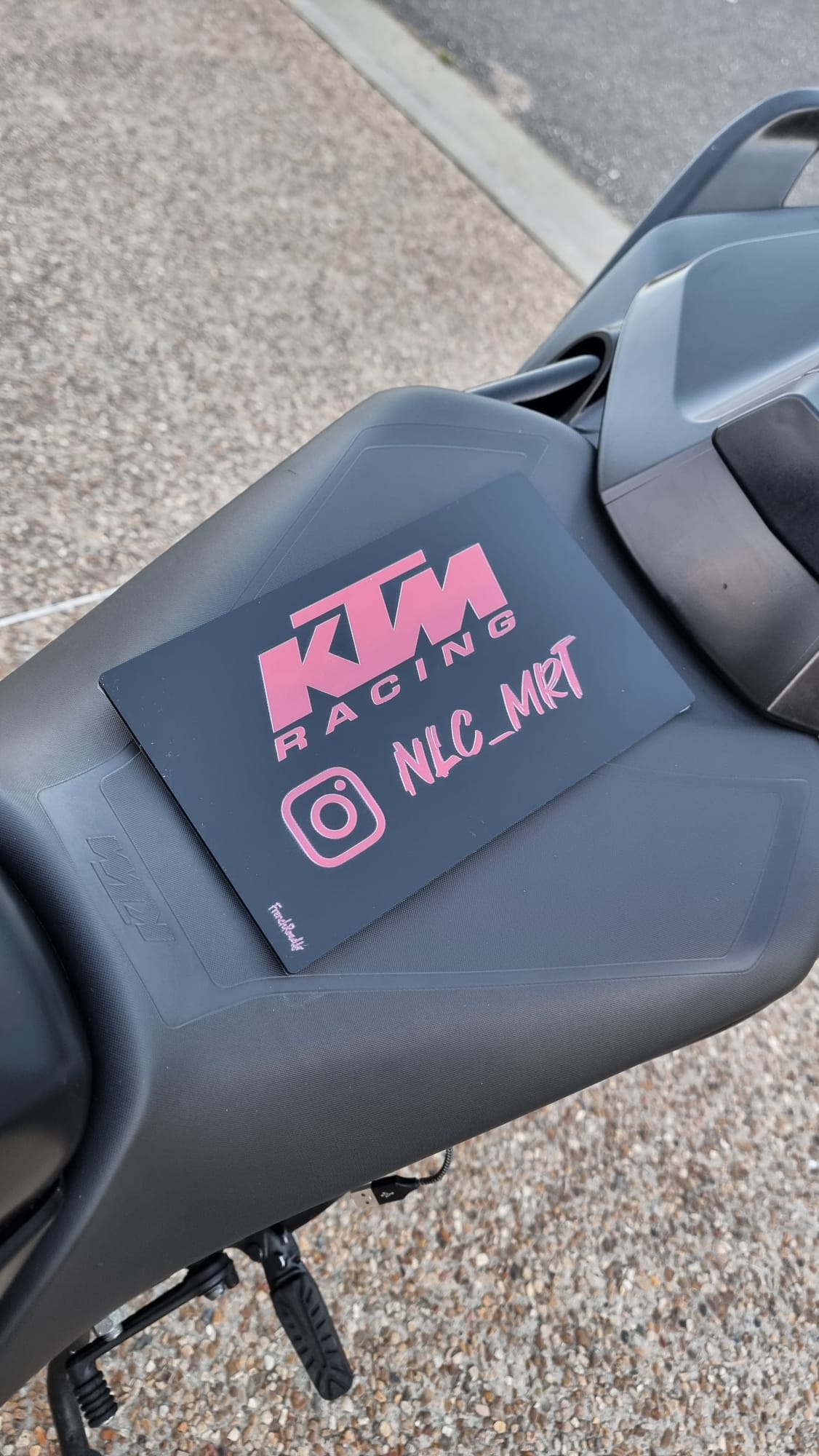 Cache Plaque MOTO *** TEXTE + LOGO RESEAU ***